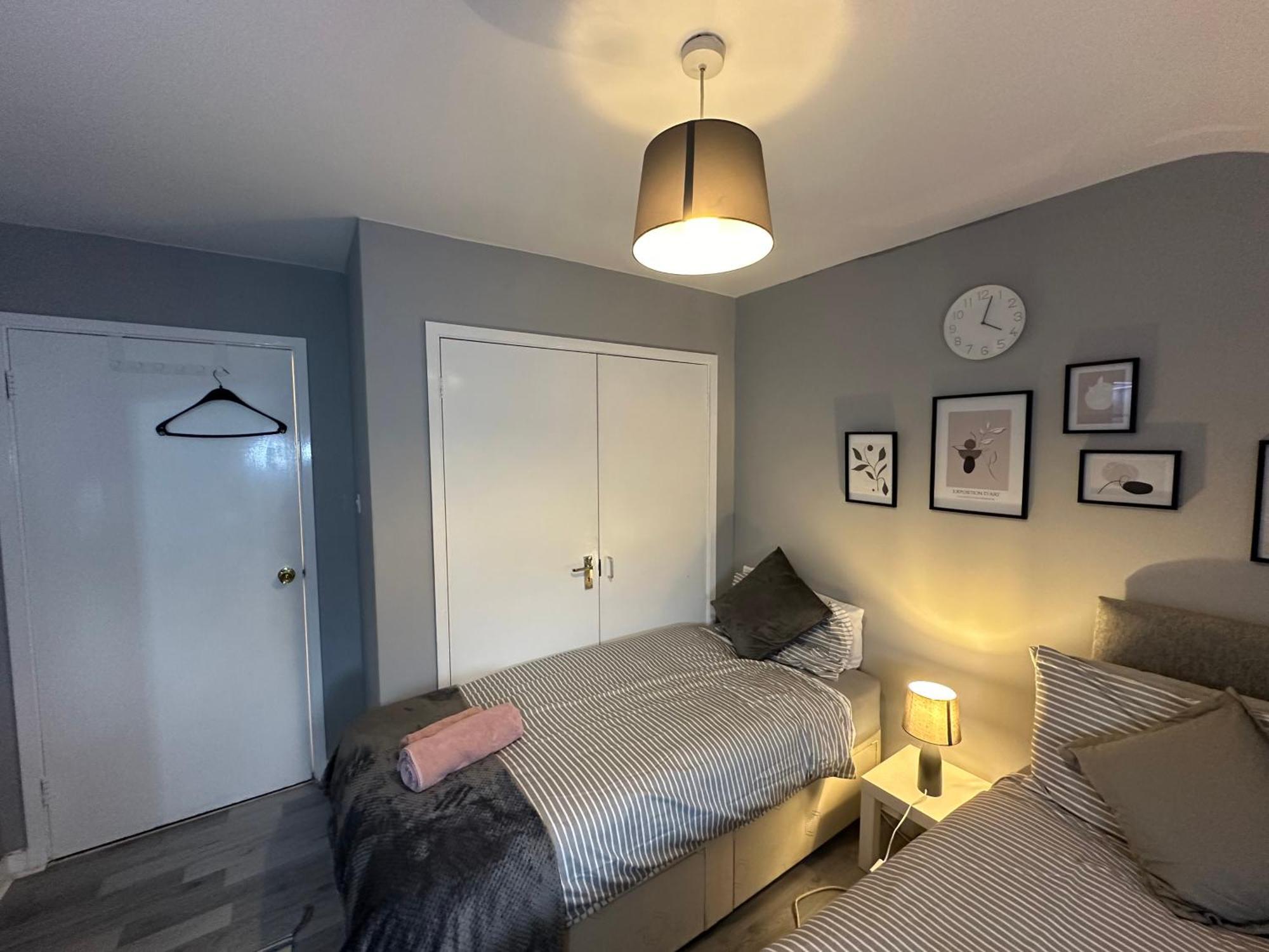 Hospedagem domiciliar Wembley Serviced Apartment, 20mins From Central