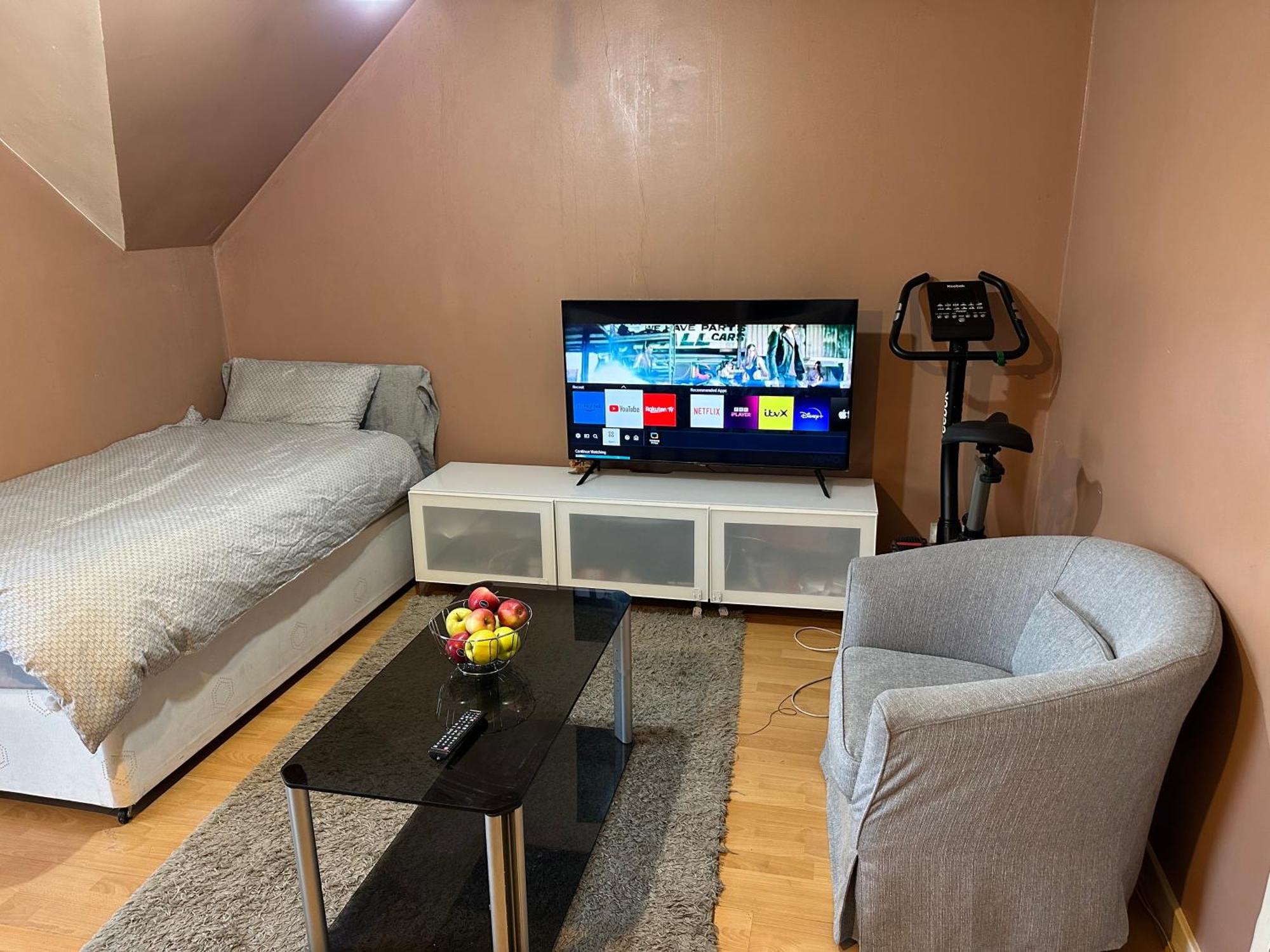 Hospedagem domiciliar Wembley Serviced Apartment, 20mins From Central *