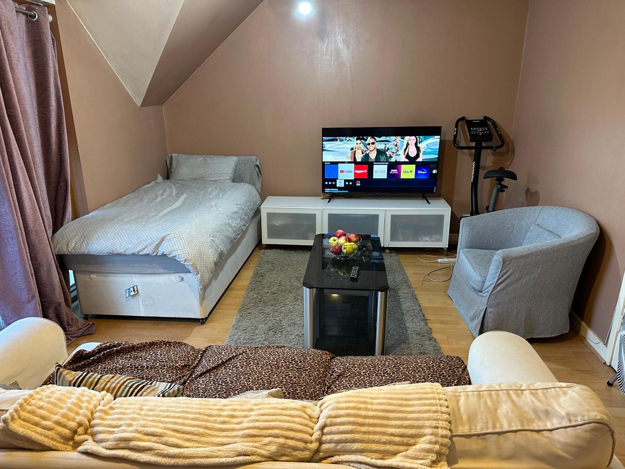 Hospedagem domiciliar Wembley Serviced Apartment, 20mins From Central Londres